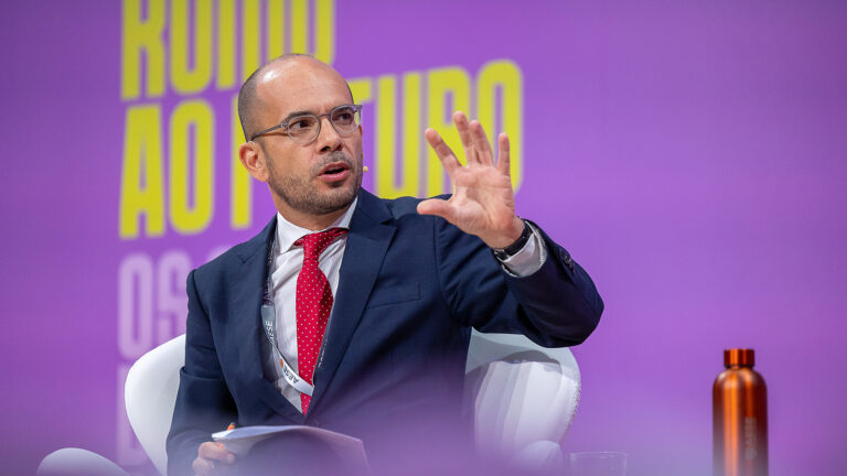 0335 16 Assembleia Alumni 1600x900 1