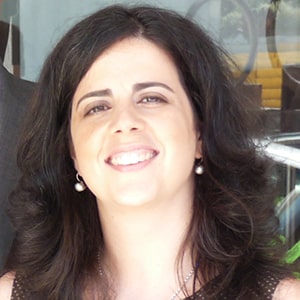 Magda Matos 300 x 300|Magda-Matos-547-x-470