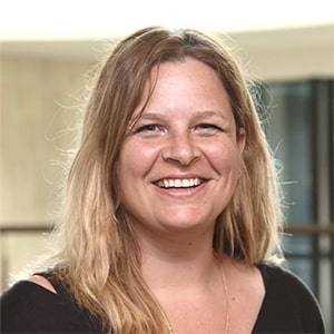 Maria Van Zeller 300 x 300|Maria Van Zeller 592 x 492|Maria-Van-Zeller-547x470